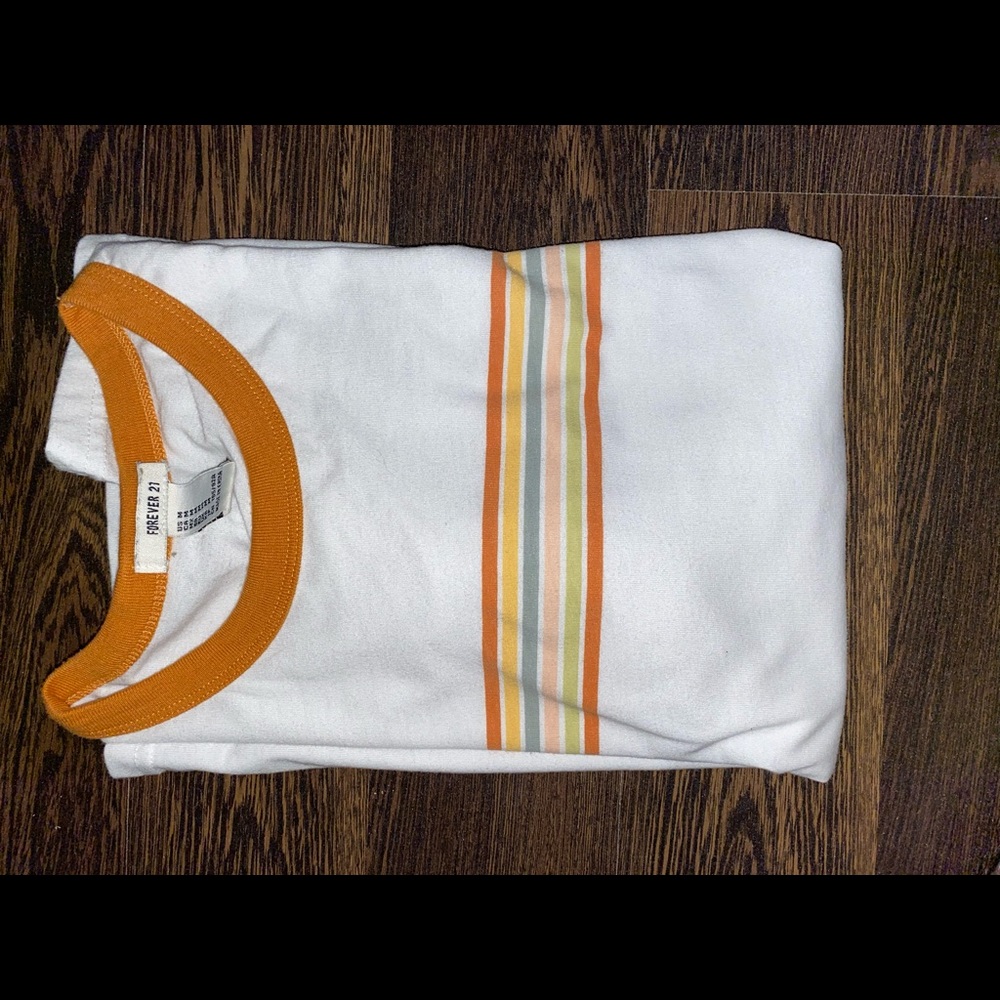 Woman’s forever 21 retro shirt